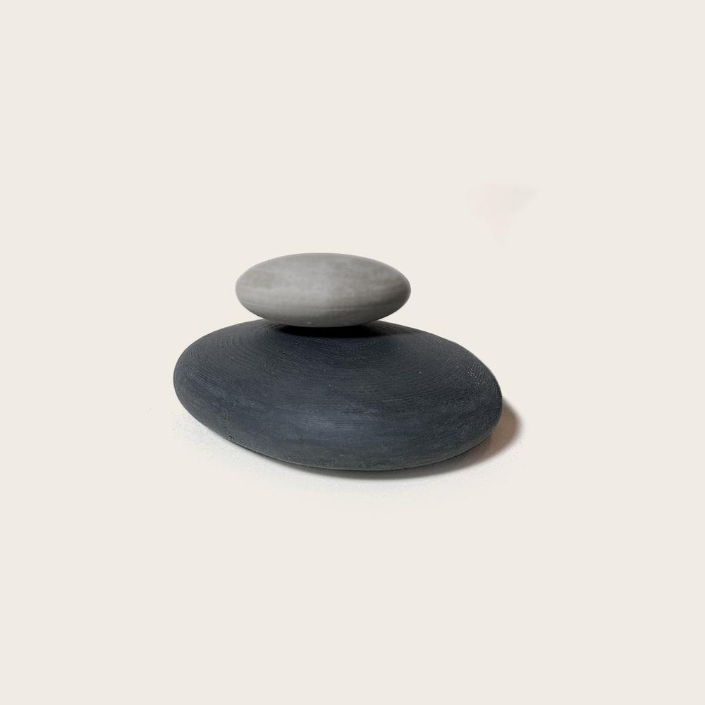 Pebble — sculpture in algae bioplastic