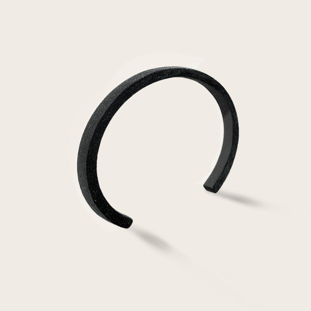 Square cuff — accessory in algae bioplastic